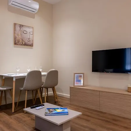 Rentoasis Apartment *