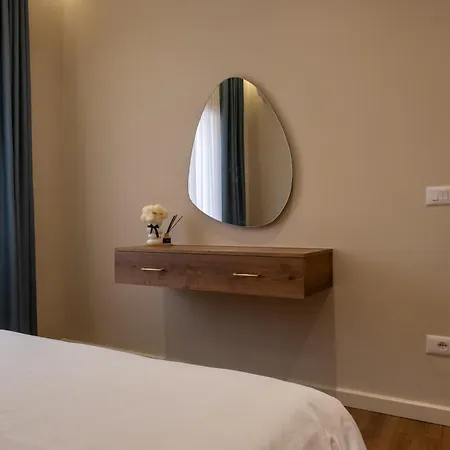 Rentoasis Apartment *